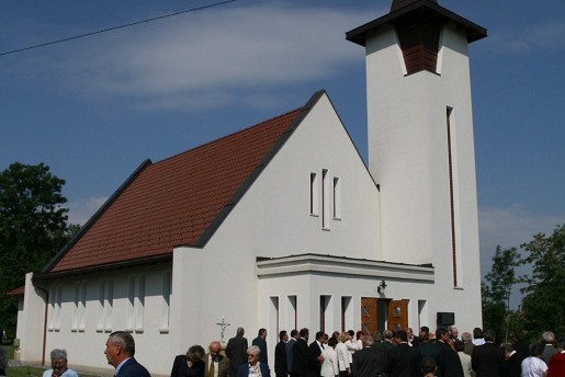 Novákpuszta, Boldog Apor Vilmos rk. templom, új
